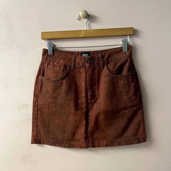 BDG Urban Outfitters NWOT Rust Snake Print Denim Mini Skirt Size S - Picture 9 of 11